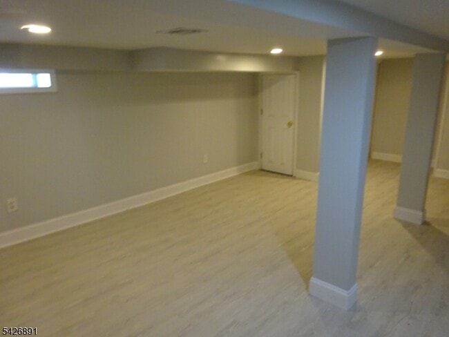 Building Photo - 94 S 21st Ave