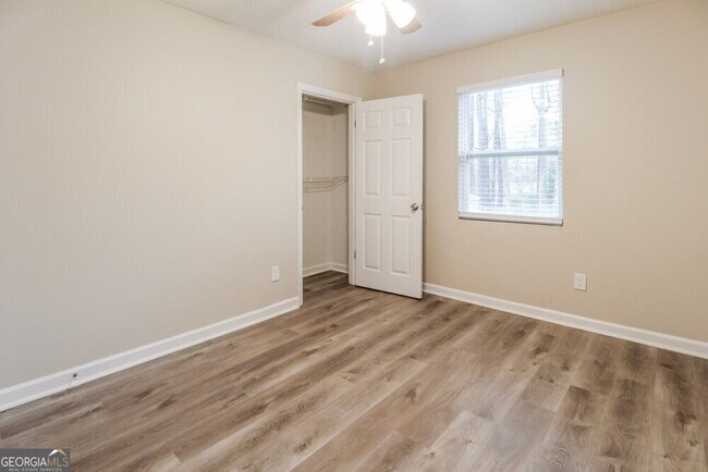 Building Photo - 3210 Fescue Cir