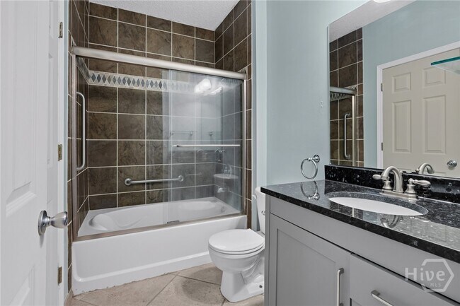 Building Photo - 2208 Walden Park Dr