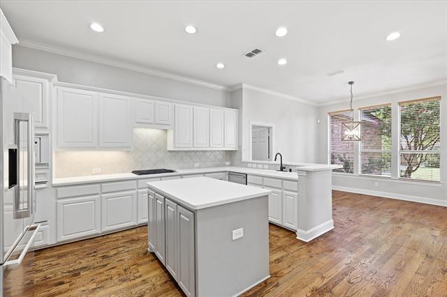 Building Photo - 1405 Salado Dr