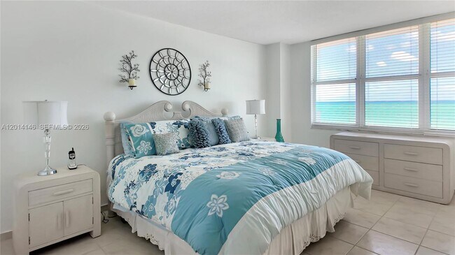 Building Photo - 5601 Collins Ave