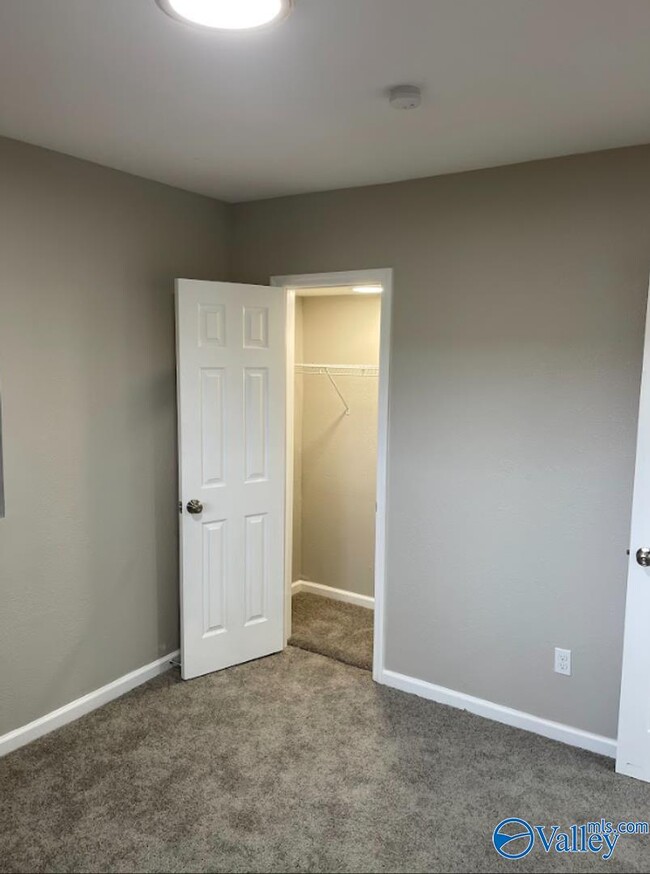 Building Photo - 13584 Garden Way