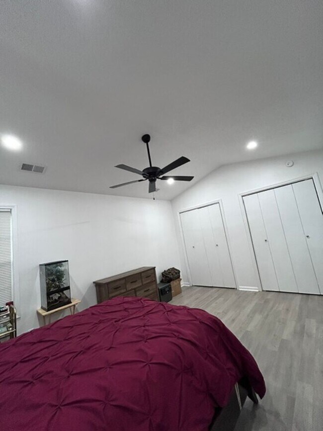 Building Photo - 101 Cottonwood Ct
