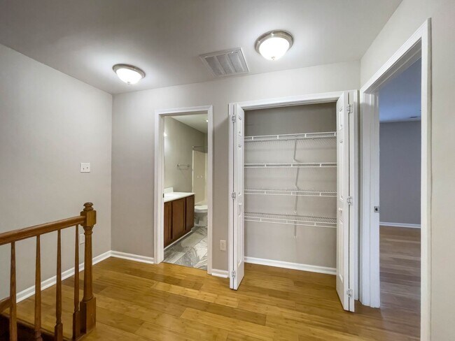 Building Photo - Spacious Three-Bedroom Townhouse in West A...