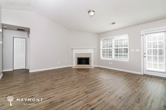 Building Photo - 7520 Old Chapel