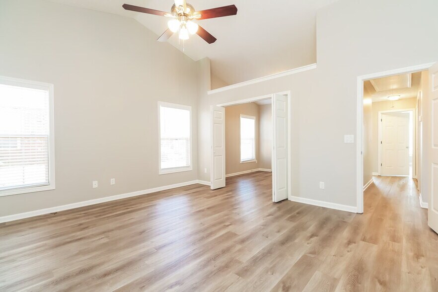 Building Photo - 1016 Harbor View Ln