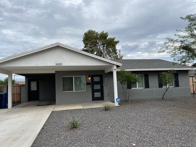 Primary Photo - Paradise Valley; No HOA
