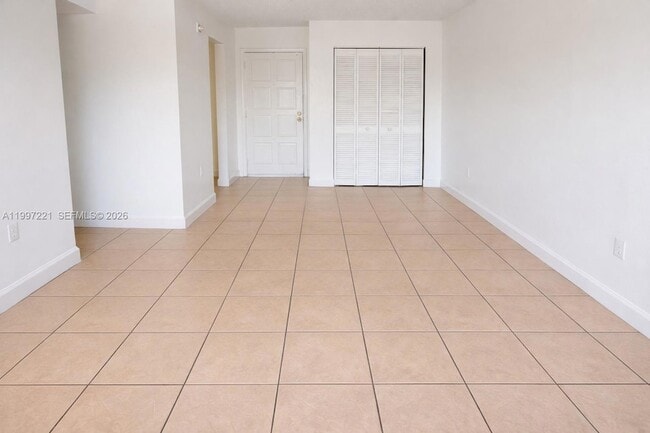 Building Photo - 1755 W 60th St