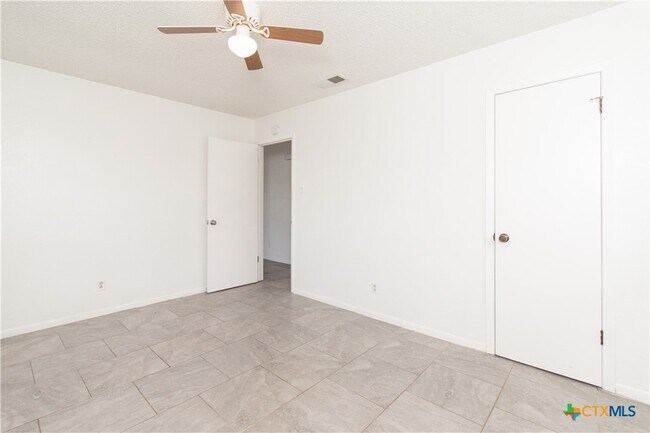 Building Photo - 1513 Janis Dr