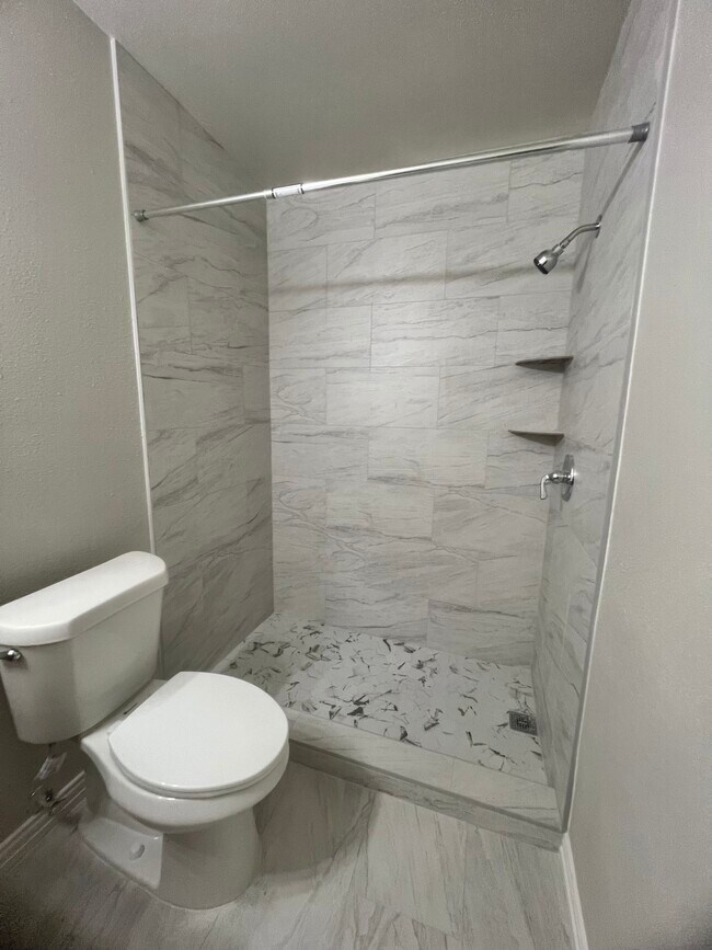 Building Photo - 6702 Tamar Dr