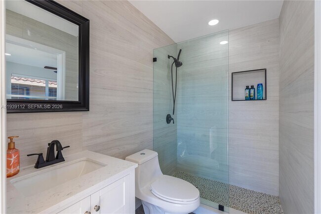 Building Photo - 3010 NE 58th St