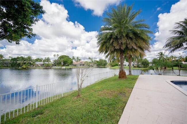 Building Photo - 9881 SW 1st Ct