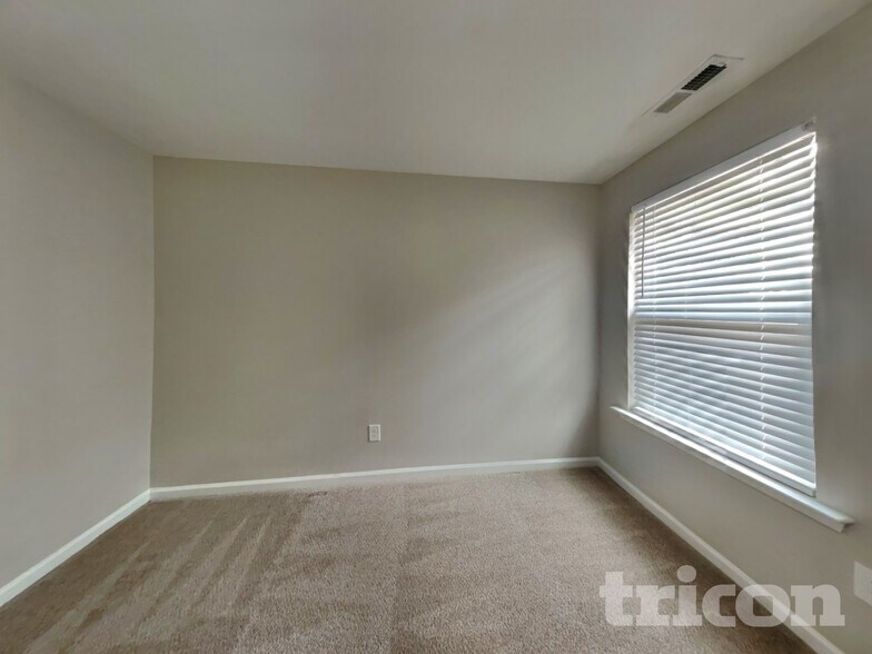 Building Photo - 31 Burr Oak Cir