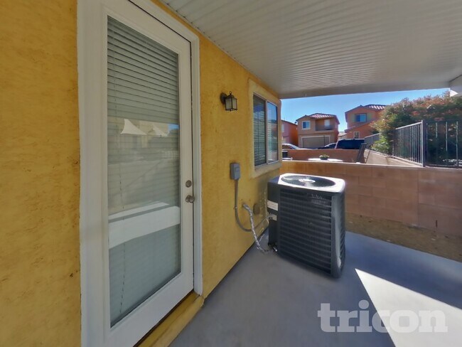 Building Photo - 3643 Sanwood St