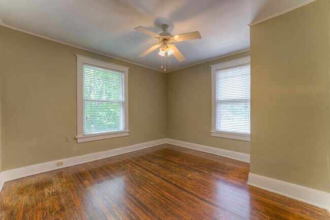 Building Photo - JULY MOVE IN SPECIAL - 1/2 OFF FIRST MONTH...