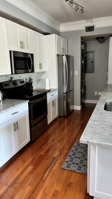 Building Photo - 9901 Baywinds Blvd