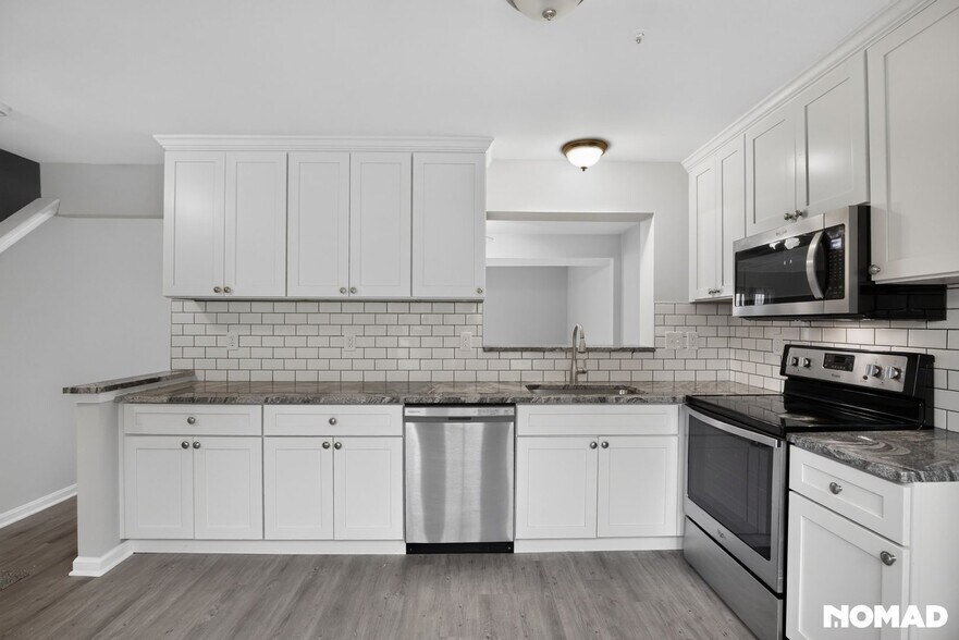 Building Photo - 12145 Sugar Mill Cir