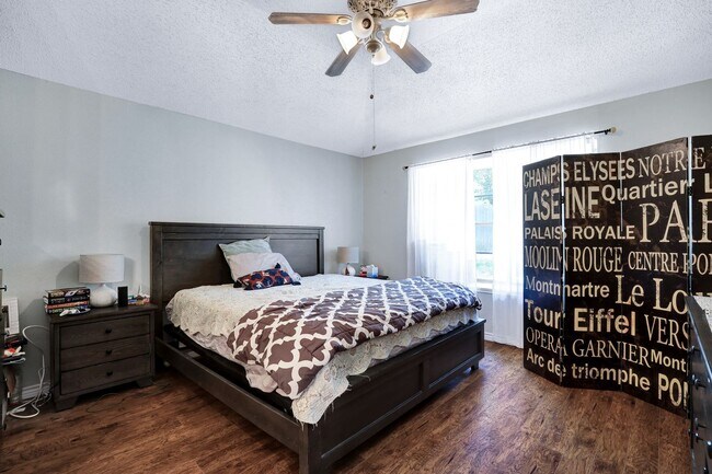 Building Photo - ***APPLICATION CURRENTLY UNDER REVIEW***Co...