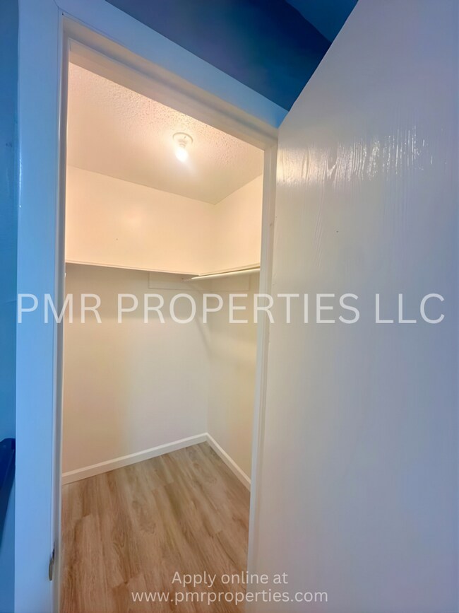 Building Photo - 3 Bedrooms - 2 Baths House