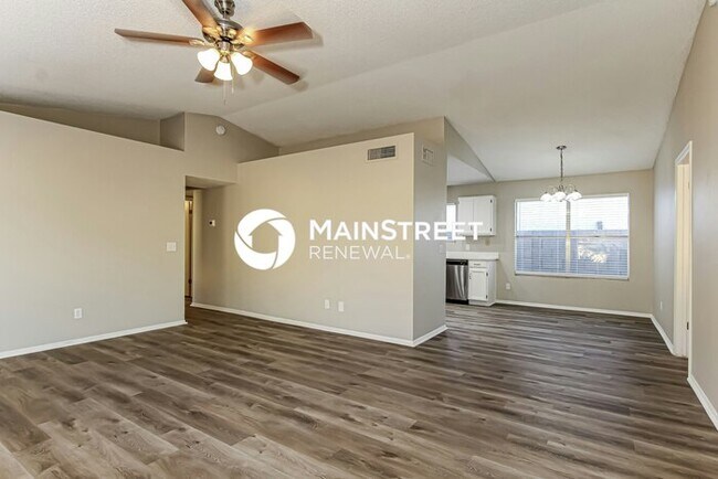 Building Photo - 3 Bedroom Pet-Friendly Home in Phoenix, AZ with Main Street Renewal