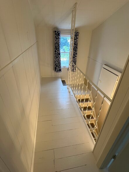 UPPER HALLWAY - 7717 29th Ave