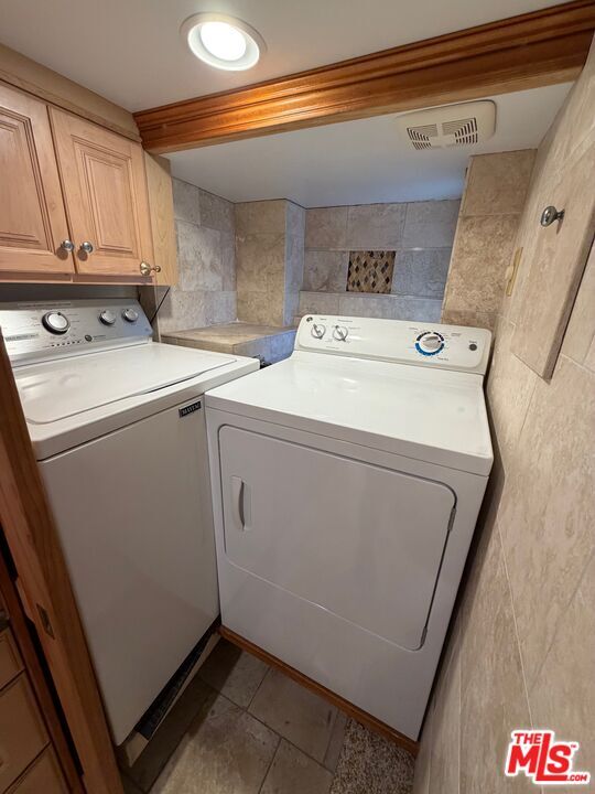 Building Photo - 653 Ramona Ave