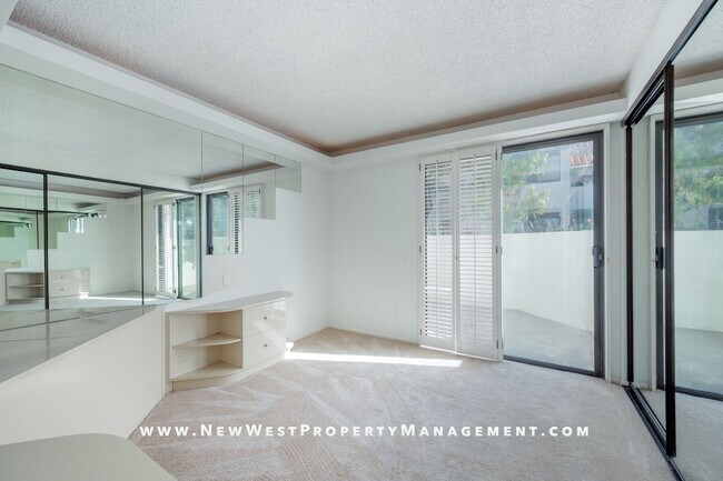 Building Photo - Spacious Marina District 1 Bedroom at Park Row!