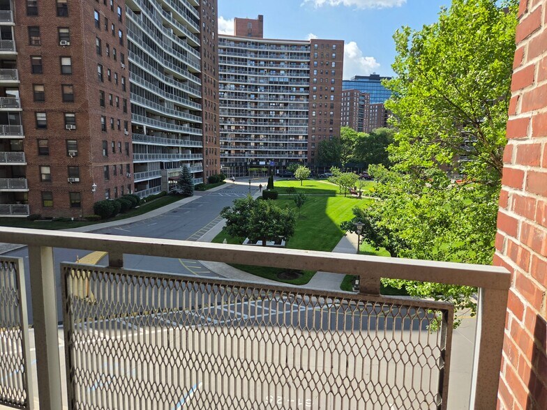 Building Photo - 61-25 98th St