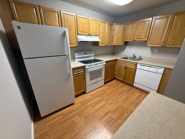 Building Photo - 326B Saybrook Lane