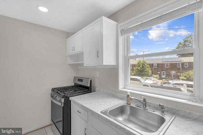 Building Photo - 46 Ancell St