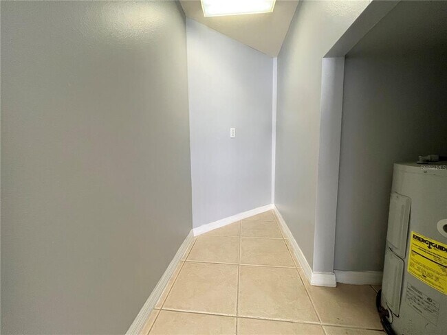Building Photo - 7138 Five Oaks Dr