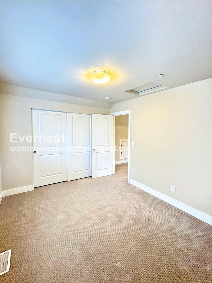 Building Photo - 14830 16th Pl W