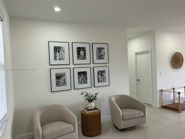 Building Photo - 29071 Ave