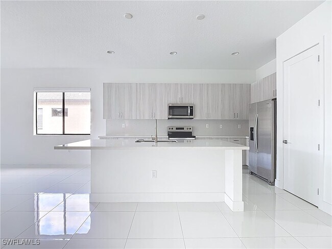 Building Photo - 5305 Marano Dr