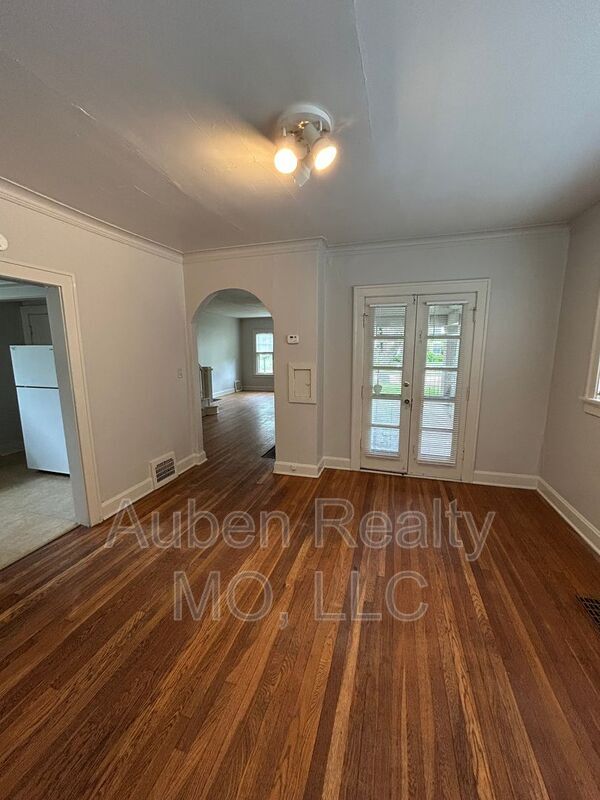 Building Photo - 5412 Harrison St