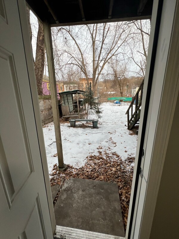 Building Photo - 8 Van Buren St