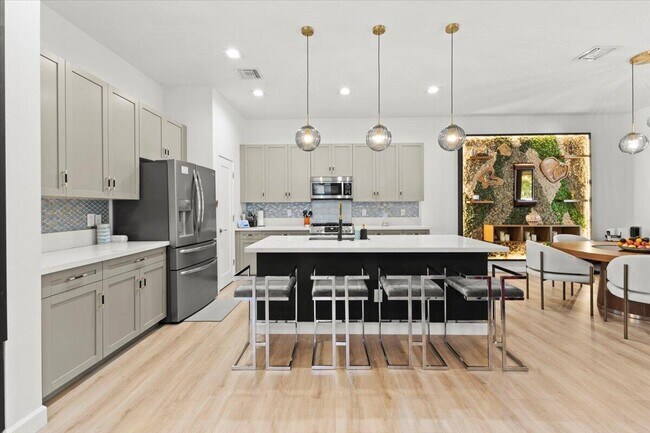 Building Photo - 4931 Whispering Way