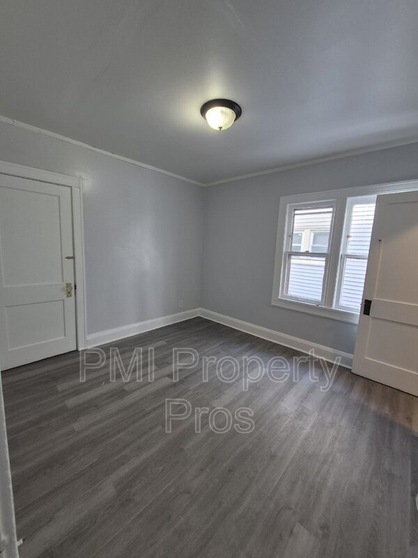 Building Photo - 2517 W Hadley St