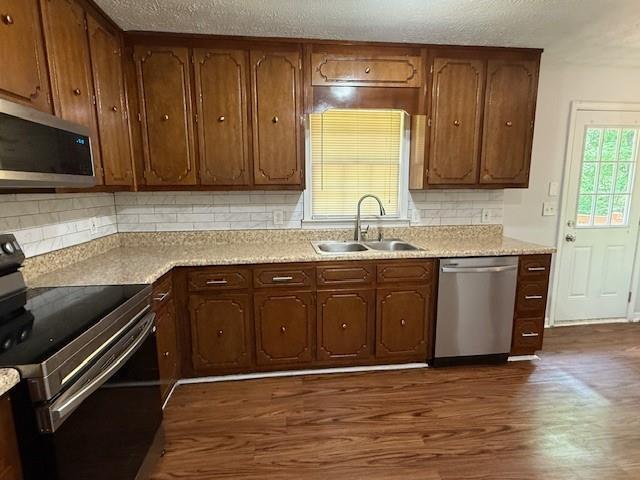 Building Photo - 3906 Willowbrook Dr