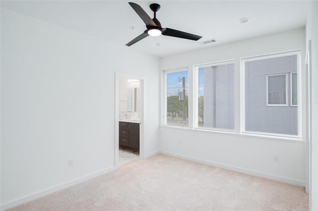 Building Photo - 1505 S Akard St