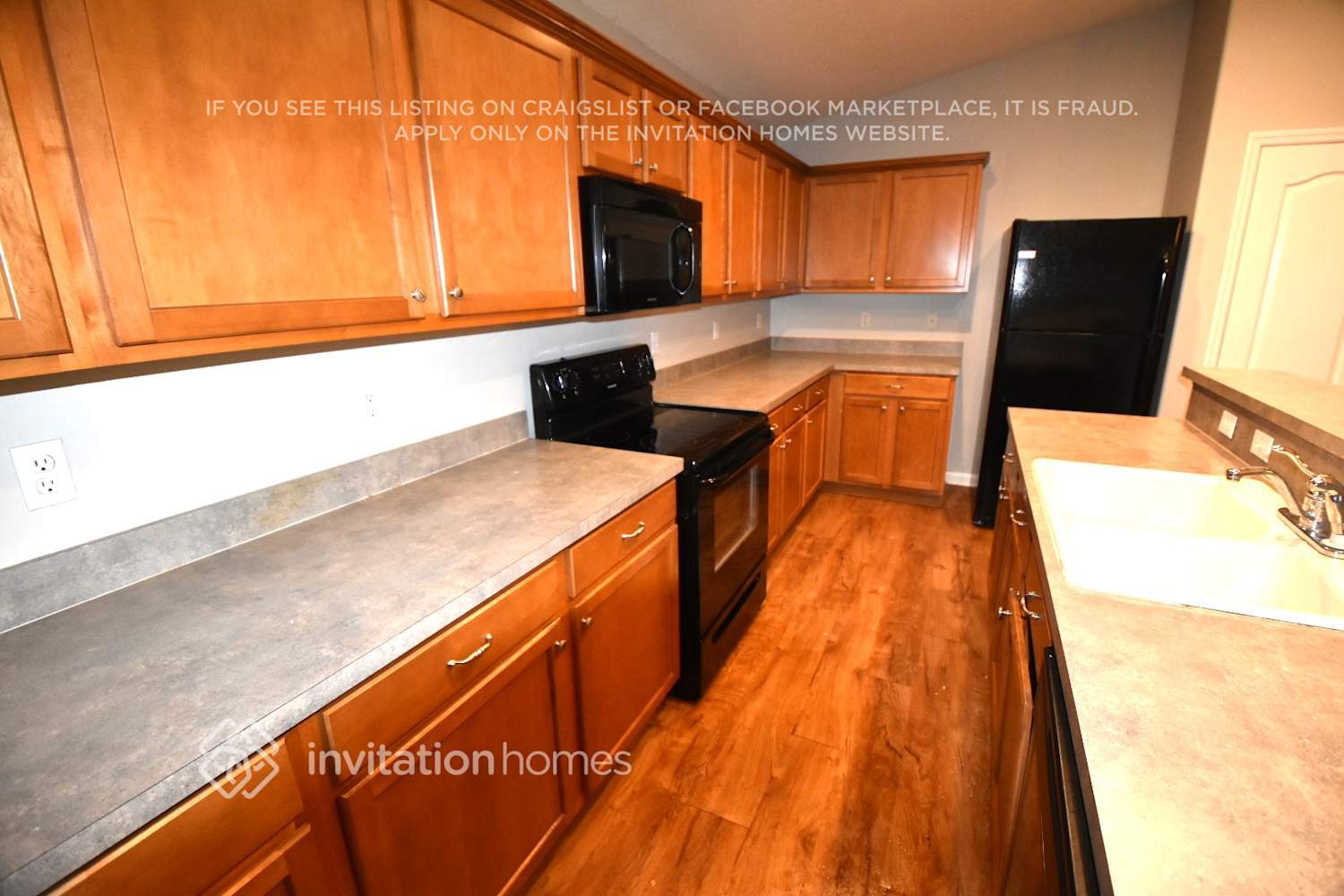 Building Photo - 11279 Martin Lakes Dr N