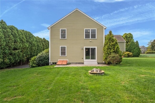 Building Photo - 20 Vanderbilt Ln