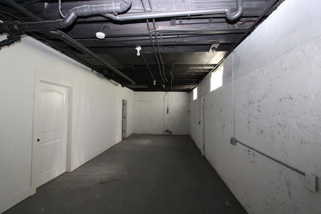 Building Photo - 225 Garfield Ave SW