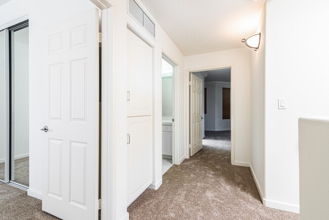 Building Photo - Private Updated 3-Bedroom 3-Bathroom Tri-L...