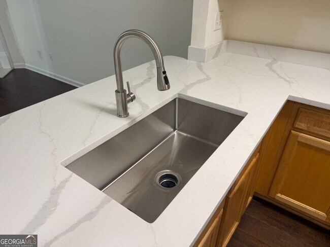 Building Photo - 2729 Heathrow Dr