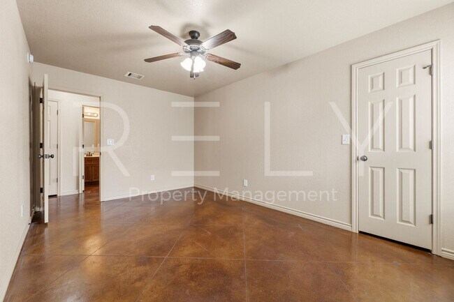 Building Photo - PM1-TEMP603 W Karey Dr