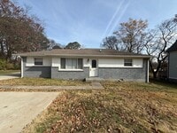 Building Photo - FOR RENT - 3 Bed 2 Bath House in South Nash - Pet Friendly