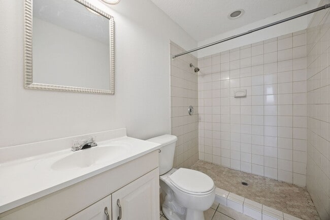 Building Photo - New rental