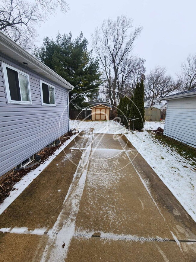 Building Photo - MUST SEE! Updated 3-Bedroom Home with Finished Basement & Large Fenced Yard