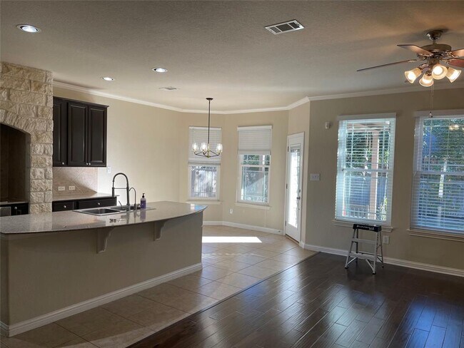 Building Photo - 201 Arrowhead Trail